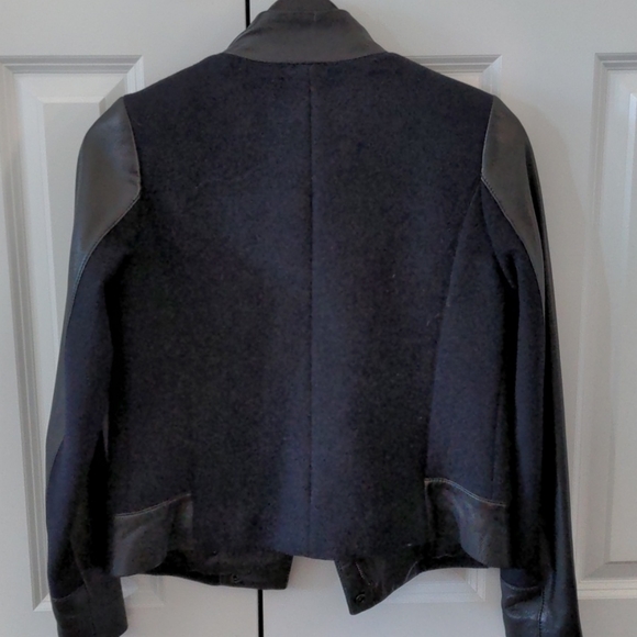 Danier leather bomber jacket - Picture 4 of 4
